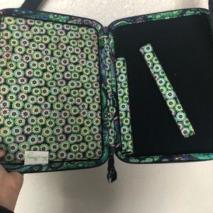 Vera Bradley Accessories - Laptop/iPad case Vera Bradley Accessories - Laptop/iPad case